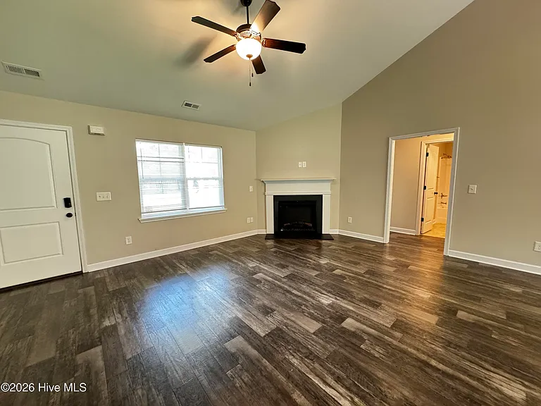 232 Westfield Dr — Photo 2