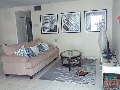 1st image of 1545 Euclid Ave APT 4D
