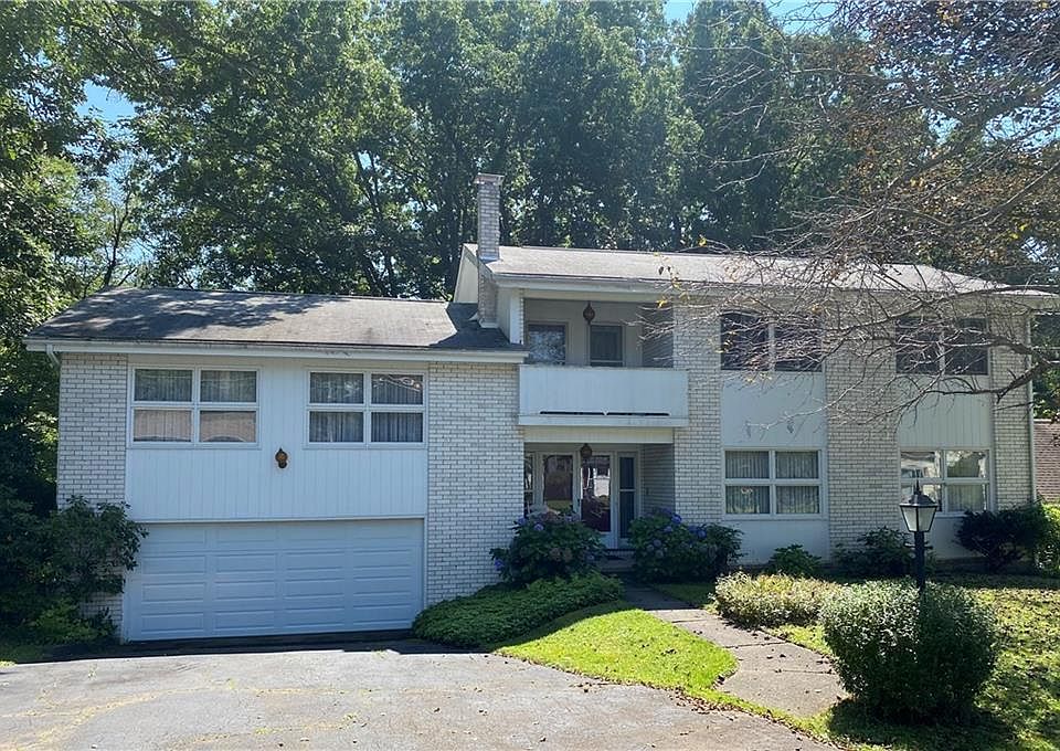 1st image of 624 Laird Ave