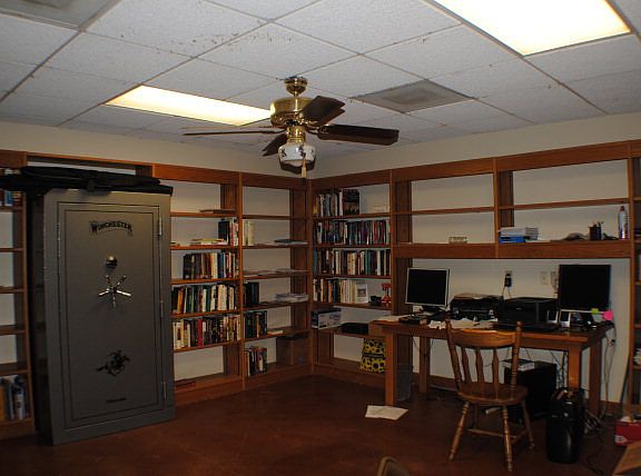 5th image of 3005 Golden Ave