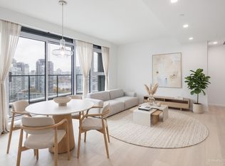 889 Pacific St #801, Vancouver, BC V6Z2P5