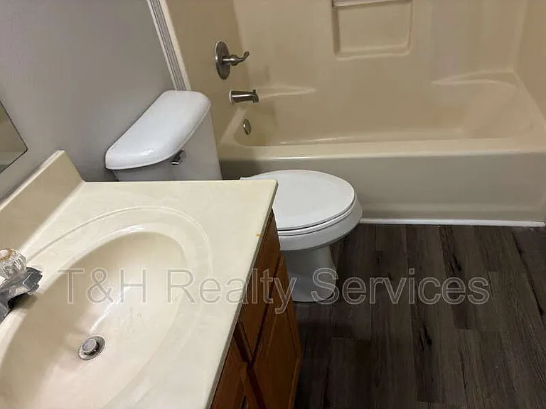 6609 Smithfield Dr — Photo 20