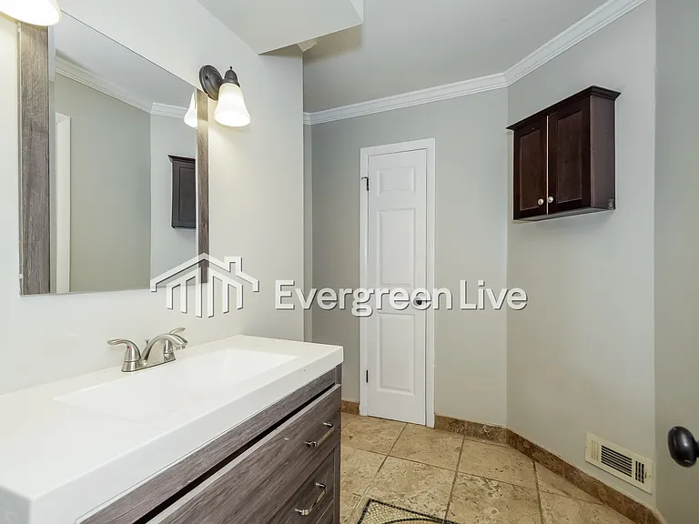 237 Russet Woods Dr — Photo 10