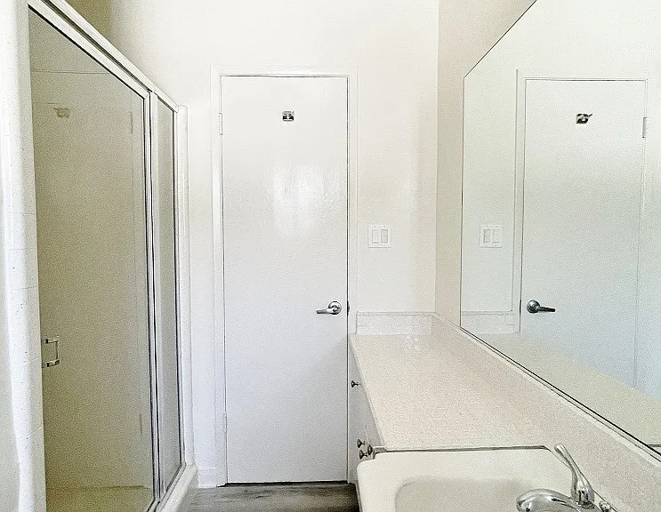 141 N Hamilton Dr — Photo 12