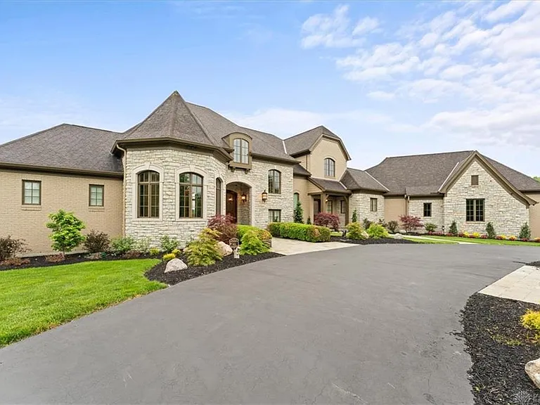 9020 Whisperinghill Dr — Photo 3
