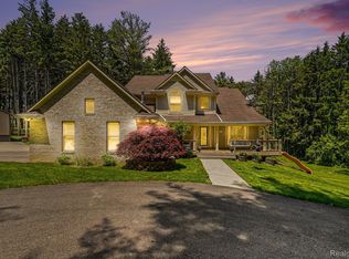 9875 Buckhorn Lake Rd, Holly, MI 48442