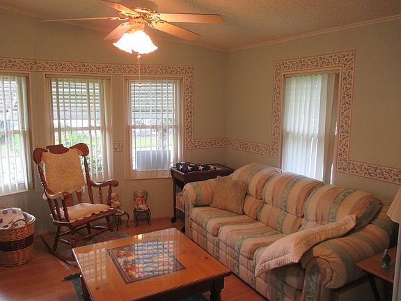 5th image of 118 Pyracantha Ln