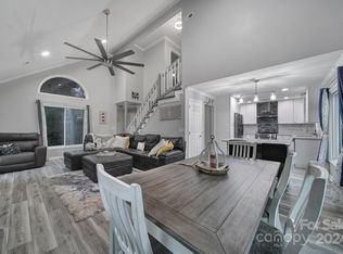 9119 Windjammer Dr, Tega Cay, SC 29708