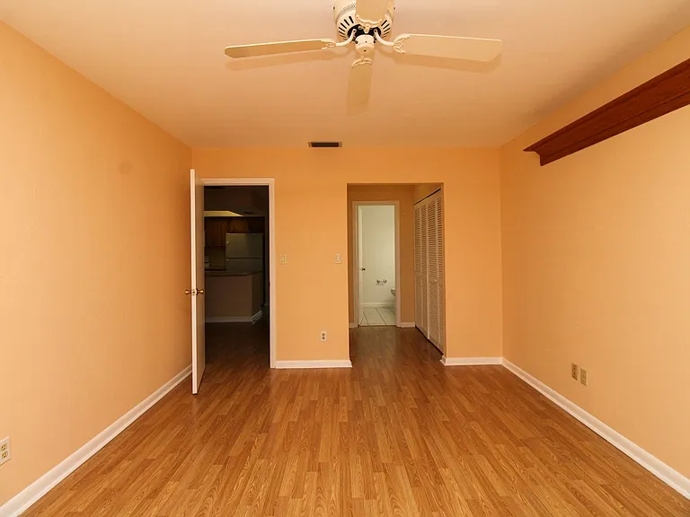 4300 Gulfstream Dr #2D — Photo 21