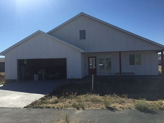 2nd image of 930 Driftwood St