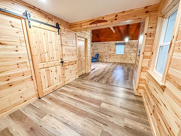 4th image of 310 Lawrence Rd #333
