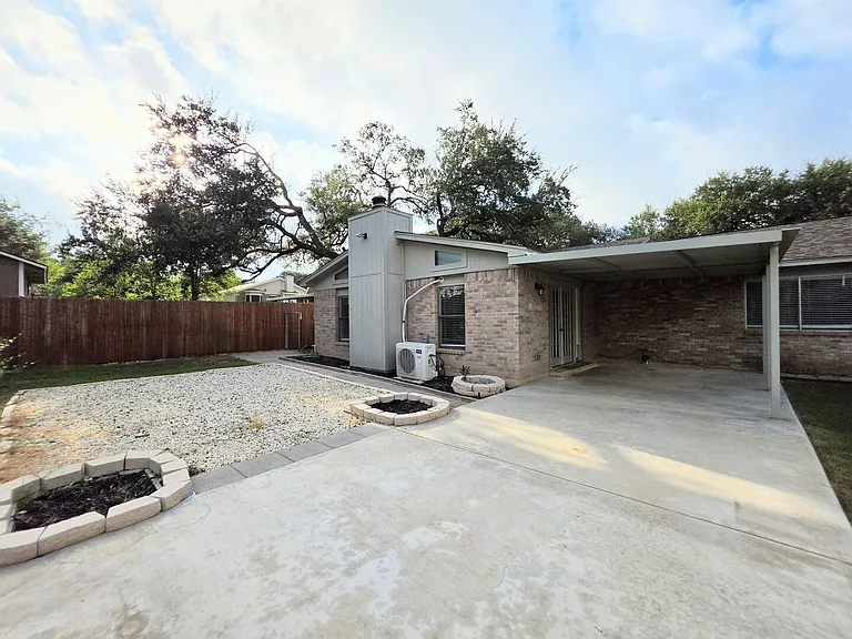 11643 Creston St — Photo 17