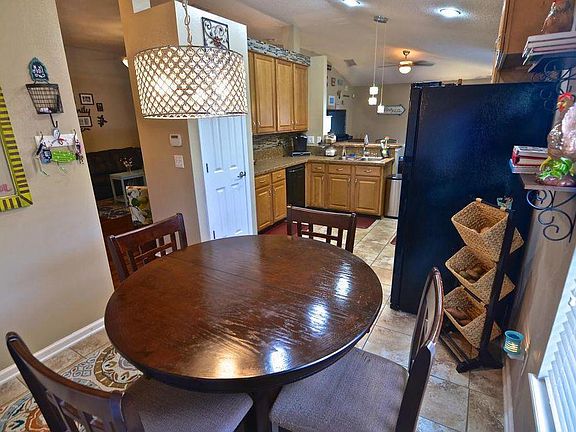 3rd image of 240 Pine Arbor Cir