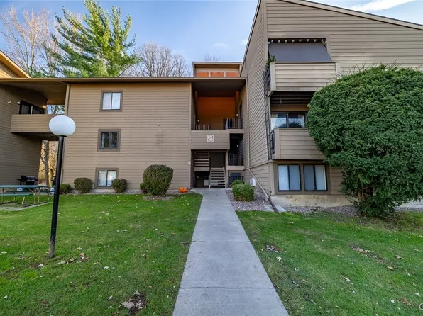 275 Watertree Dr, East Syracuse, NY 13057