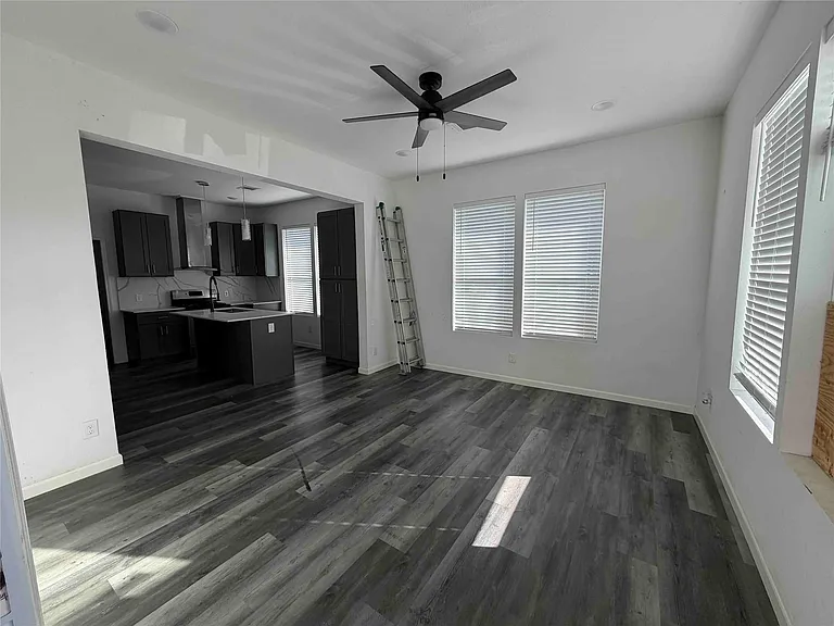 2404 Burkett St — Photo 6