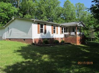 349 Forkner Dr, Mount Airy, NC 27030