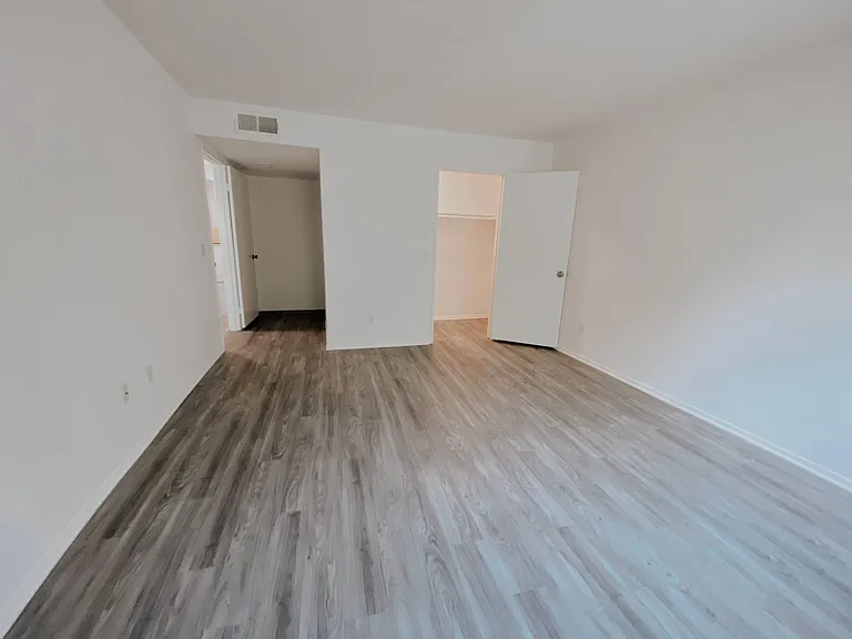 10619 Landale St #203 — Photo 9