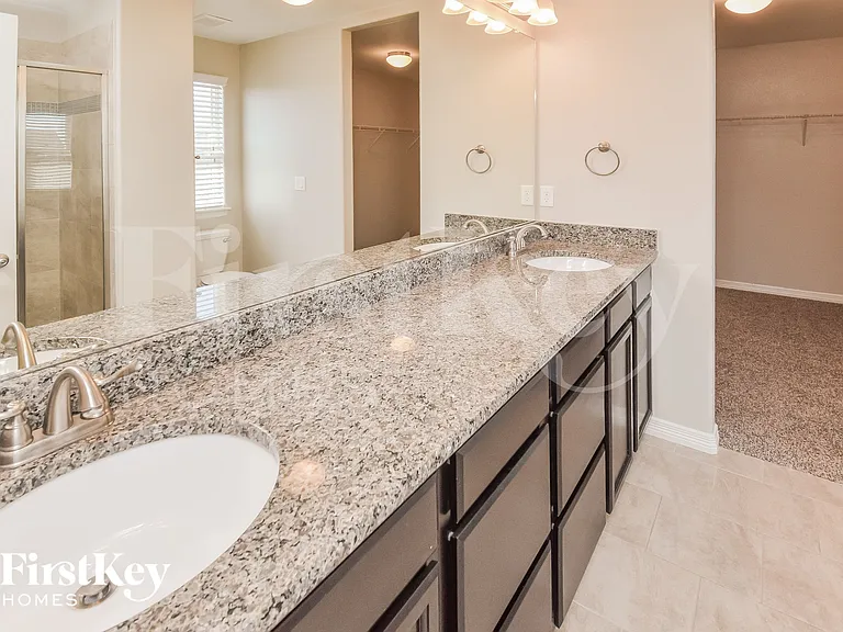10255 Hidden Park Way — Photo 9