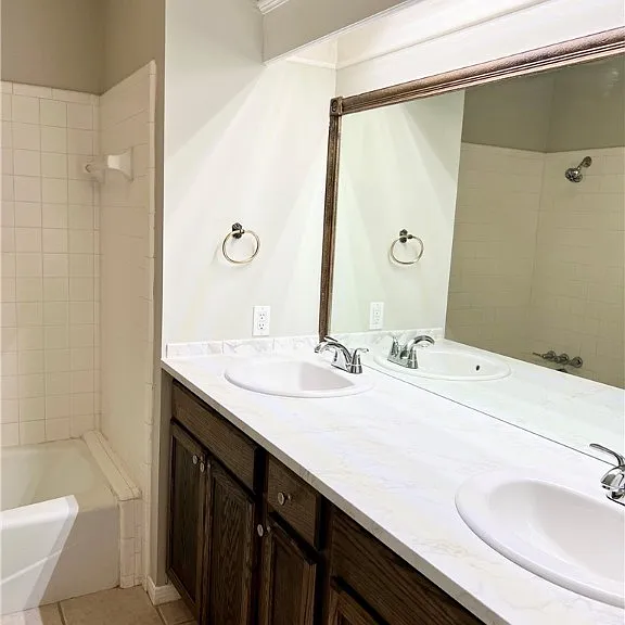 3405 Dallis Dr — Photo 15