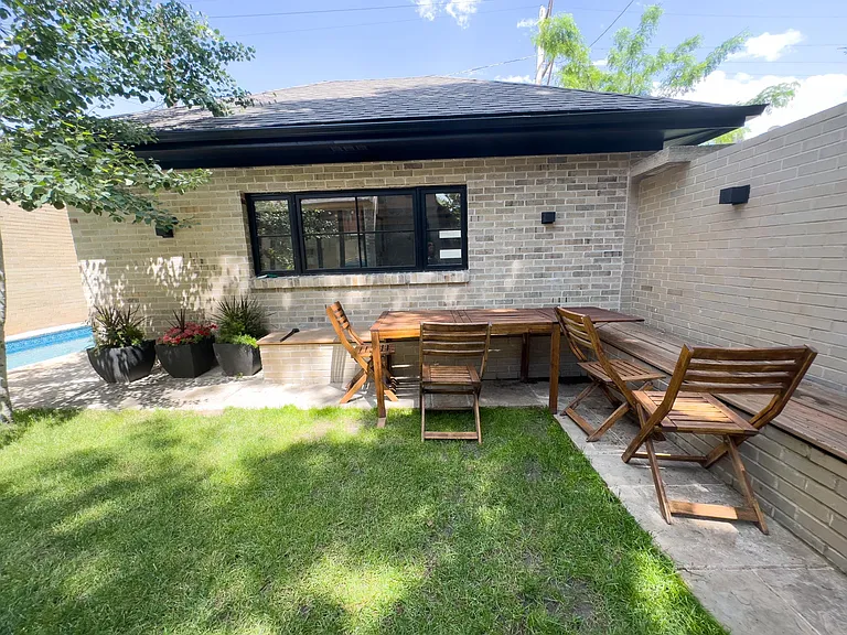 1304 York St — Photo 5