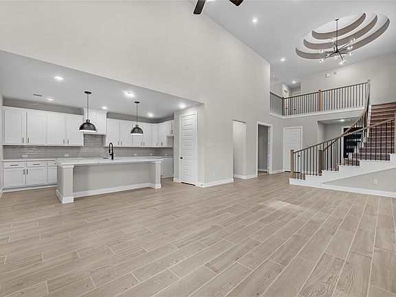4th image of 118 Candlelight Ridge Ct