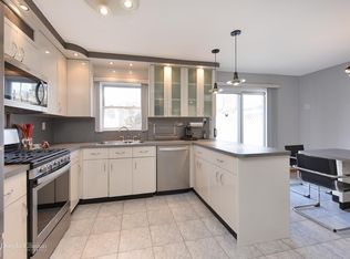6237 Douglaston Pkwy #18, Flushing, NY 11362