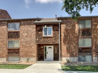 10200 W 96th Terrace #UNIT F, Overland Park, KS 66212