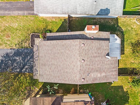 2nd image of 904 Fortunegate Dr