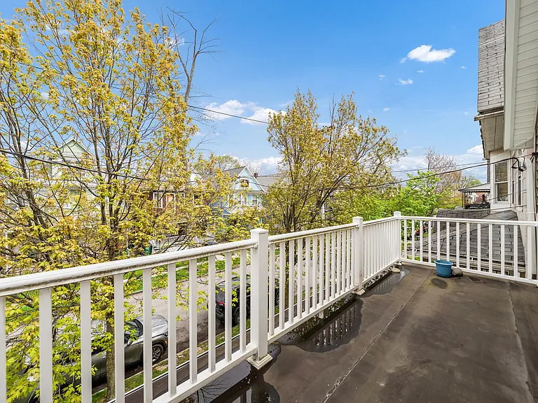 127 Riverside Ave — Photo 21