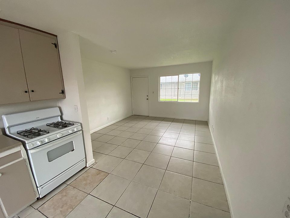 2nd image of 1012 Rodgers Rd APT 12