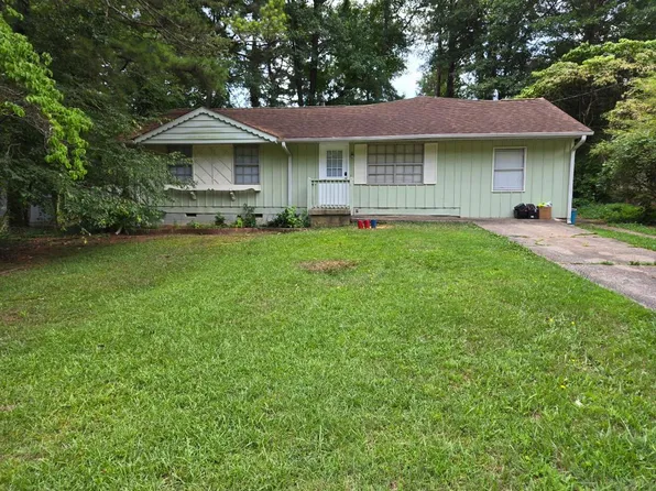957 Martha Dr #B, Forest Park, GA 30297