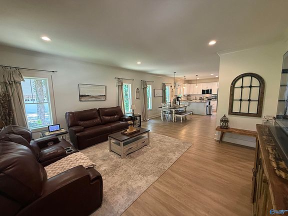 2nd image of 3606 Briarwood Ln
