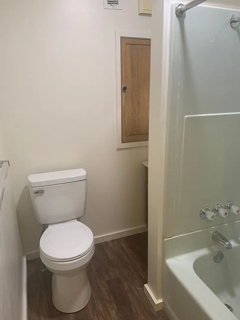 3 Bedroom 1 Bath West End of York City — Photo 3