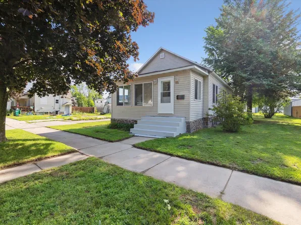 1614 Stanton St, Marinette, WI 54143