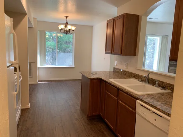 Luxury Living with a View: Beautiful Duplexes in Ponderay, 421 Larkspur St #7288A8255, Ponderay, ID 83852