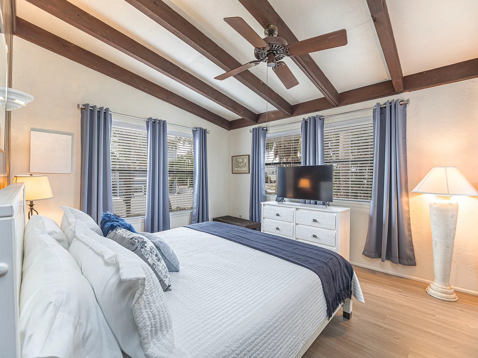 2 bed, 1100 sqft, $2,250 — Photo 4