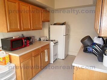 2nd image of 127 Sutherland Rd #Rlb
