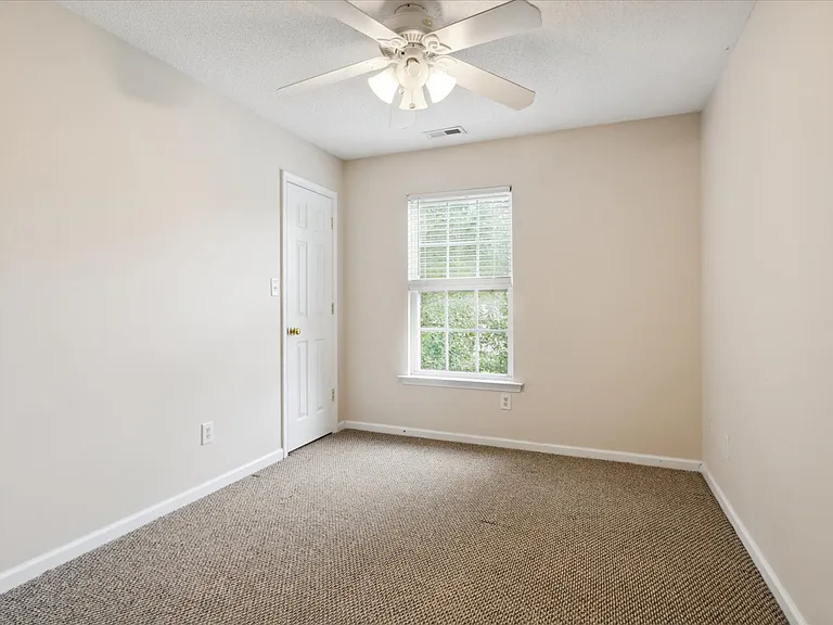 100 Kevin Ct — Photo 16
