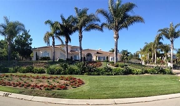 3rd image of 843 Corte La Cienaga St