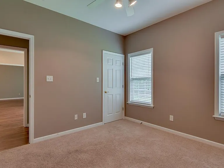 4325 Colony Sq — Photo 23