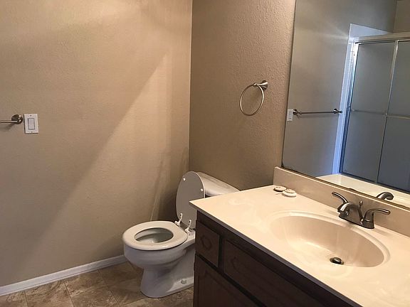3rd image of 5740 Elizabeth Ln