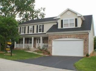 1626 McCormack Dr, Hoffman Estates, IL 60169