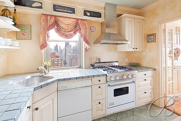 Sold by Bellmarc Realty | media 14