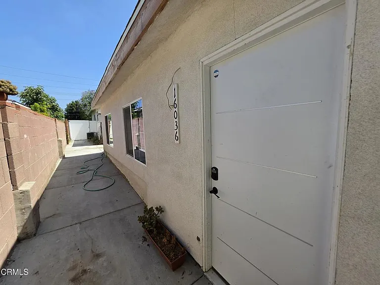 16034 San Fernando Mission Blvd — Photo 29