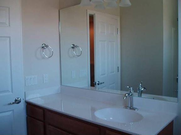 2.5 Bathrooms