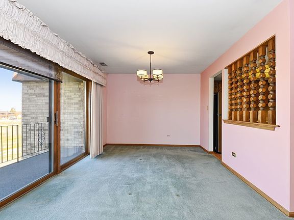 5th image of 15704 Deerfield Ct Unit 2N