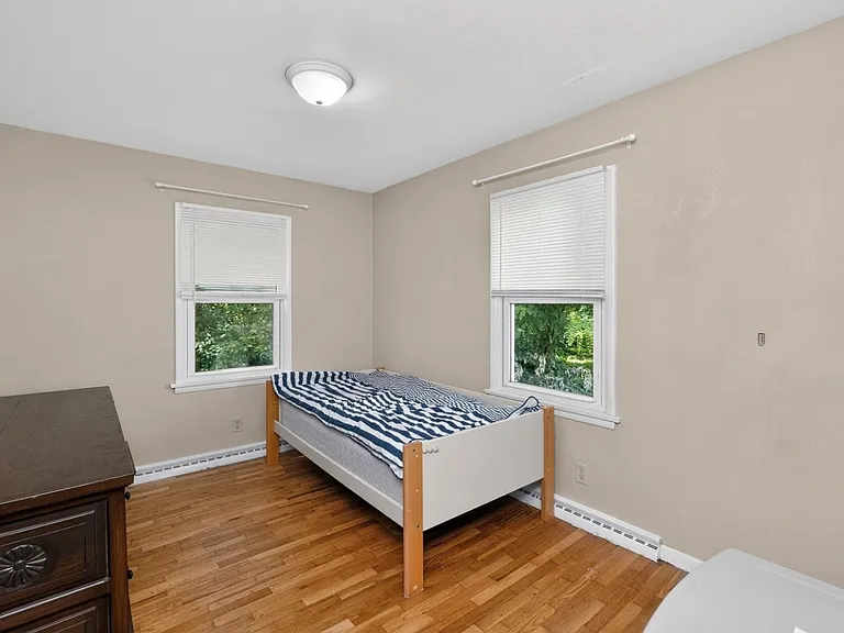54650 Willis Ave — Photo 8