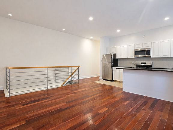 2nd image of 300 Fort Washington Ave APT 6B