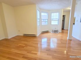 3 Holland St
