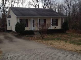 902 Applegrove Cir, Clarksville, TN 37040